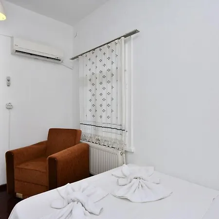 Mavi Pension Hotel Ayvalik Exterior photo